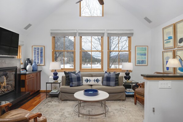 Owl Meadows - top floor living room