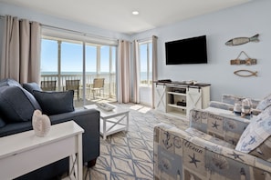 Furniture, Indoors, Living Room, Couch, Screen