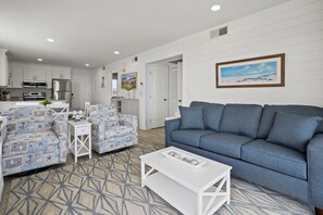Home Decor, Furniture, Indoors, Living Room, Couch