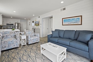 Home Decor, Furniture, Indoors, Living Room, Couch
