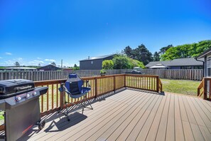 Fenced Yard | Deck