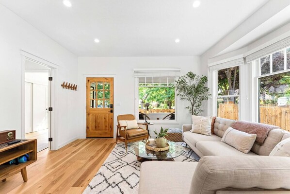 Living Room (1)