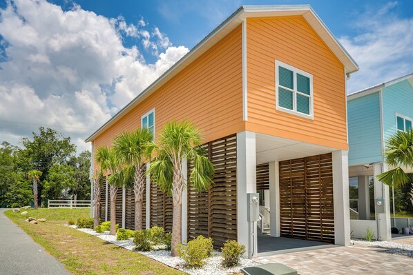 Steinhatchee Vacation Rental | 2BR | 2BA | 1,100 Sq Ft | Stairs Required