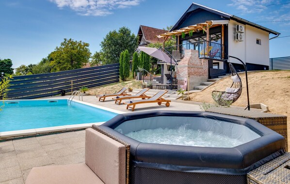 pool