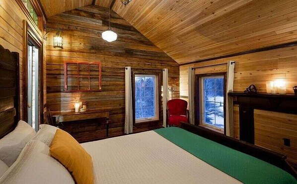 Harris Corner Master Bedroom Jones Brook Chalet