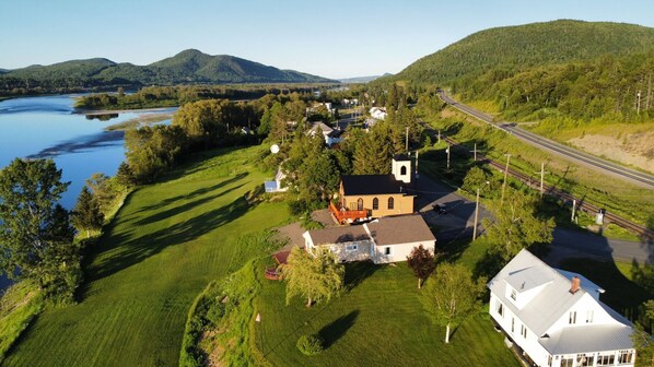 Arial view of Island View Cottage