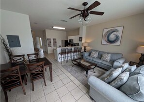 LivingRoomDiningRoom02