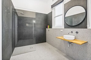 (Shared bathrooms)