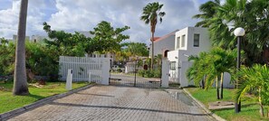 Security gate