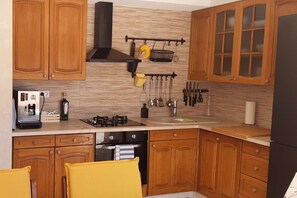 Kitchen 2