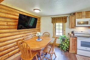 Dining Area | 1st Floor | Smart TV | Free WiFi