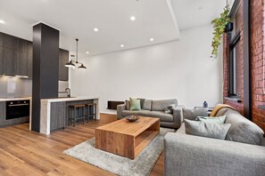 Kitchen/Living Area