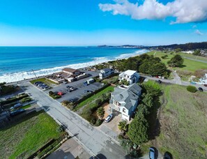Aerial Photo - 1 block to beach