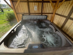 Bain à remous extérieur