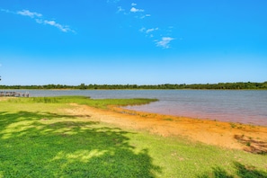 Shared Lake Beach Access | ~4 Mi to Public Boat Ramp