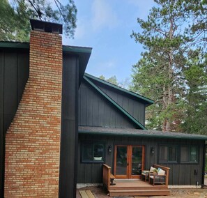 Main entrance from the driveway in.