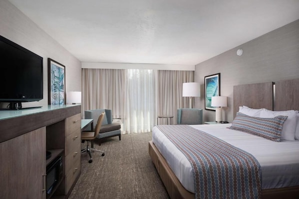 Unit with 1 King size bed. The exact unit will be assigned upon arrival. Views, colors and decor may vary.