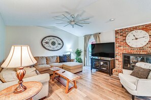 Living Room | Single-Story Home | Central A/C & Heating | Smart TV