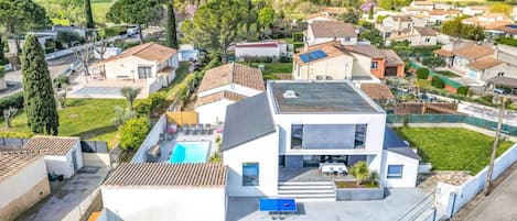 Villa Manade image