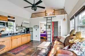 Kitchenette | Washer/Dryer | Flat-Screen TV | Free WiFi