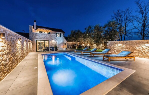 pool