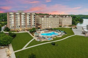 Rear View of The Pointe
