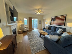 Living Area (3)