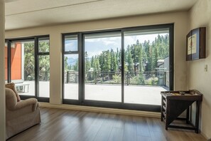 Solarium / Sun Room