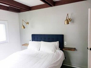 New Stowe remodel, perfect location,many amenities (1212)