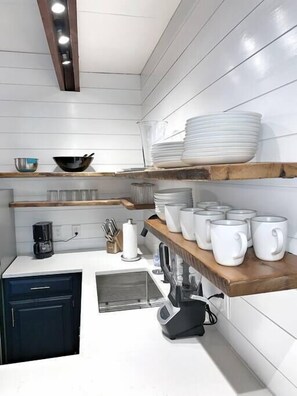 New Stowe remodel, perfect location,many amenities (1206)
