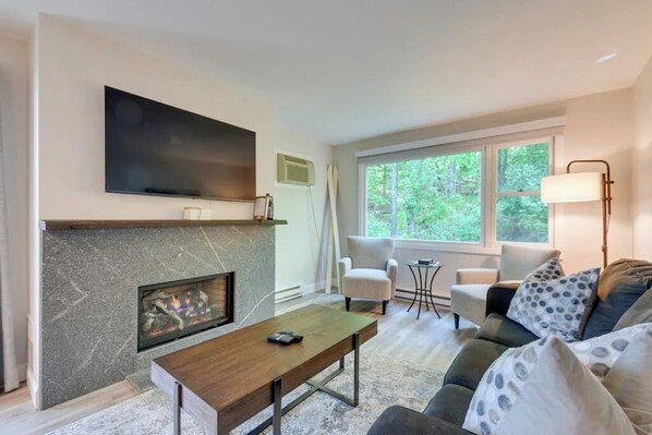 Modern pristine space in perfect Stowe location (2062)