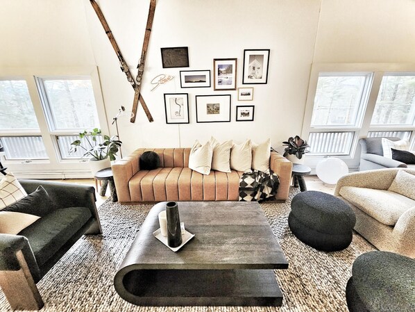 Impeccably Designed 3BR Stowe Woods Retreat (3500)