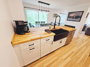 Cute two bedroom condo close to Stowe Mountain (4127)