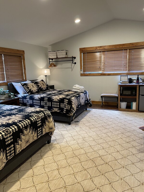 Mountain View Suite - Two queen beds