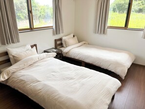 ・[Western-style twin room] Enjoy a good night's sleep in a clean and relaxing room.