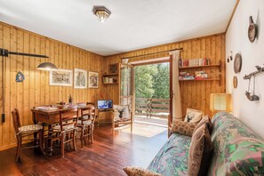 Living and dining room