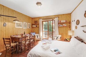 Living and dining room