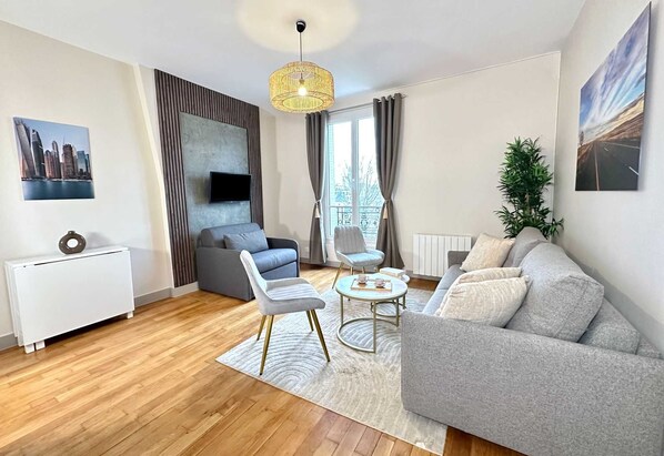 Perfect living room for families and friends, with tv and wifi