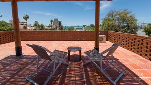Pergola-shade private terrace and sea view - enjoy the sunset!