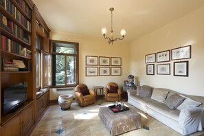Autumn, Living Room, Spring, Summer