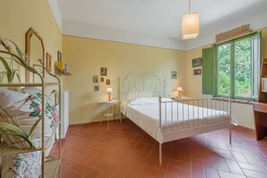 Autumn, Bedroom, Spring, Summer