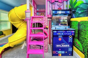 Dollhouse *Theme Room 1* on Second Floor