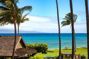 From sunrise swims to sunset cocktails, this poolside paradise is your gateway to island luxury and leisure.     PKE-304