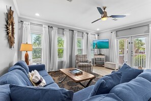 Sea Spray Cottage Living Room