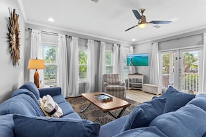 Sea Spray Cottage Living Room