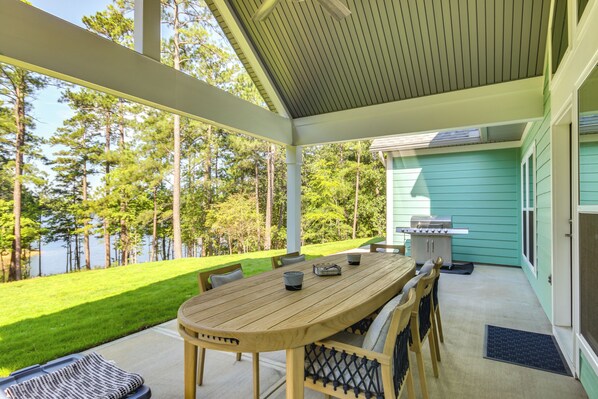 McCormick Vacation Rental | 4BR | 3BA | 2,500 Sq Ft | Step-Free Entry