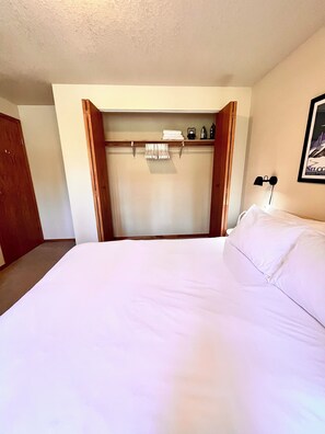 Queen Size Bedroom
