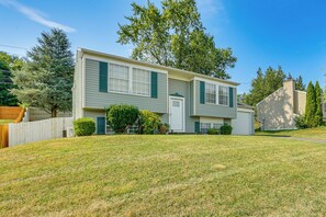 Exterior | 5 Mi to Downtown
