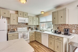 Kitchen | Cooking Basics | Coffee Maker | Waffle Maker