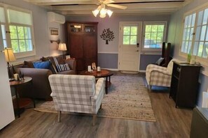 Family / Living Room 2